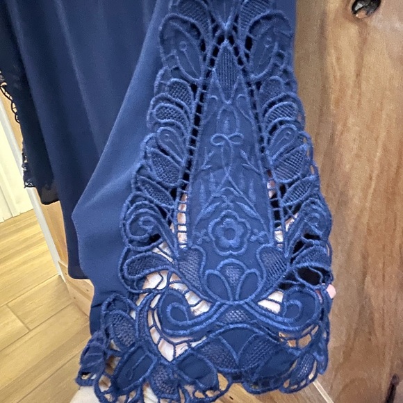 BOGO! 💙Eyeshadow Plus Top💙 - Picture 4 of 11